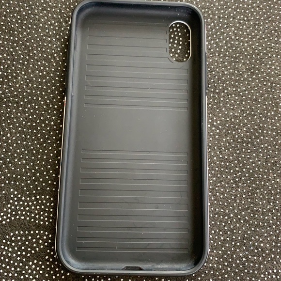2 iPhone XR cases - Picture 5 of 13